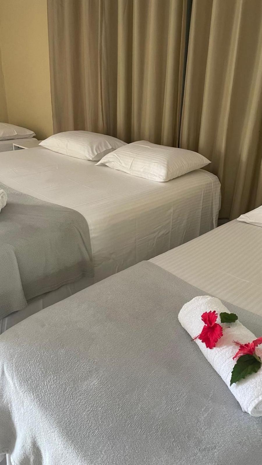费尔南多 - 迪诺罗尼亚 坎托杜博尔德罗旅馆酒店 外观 照片